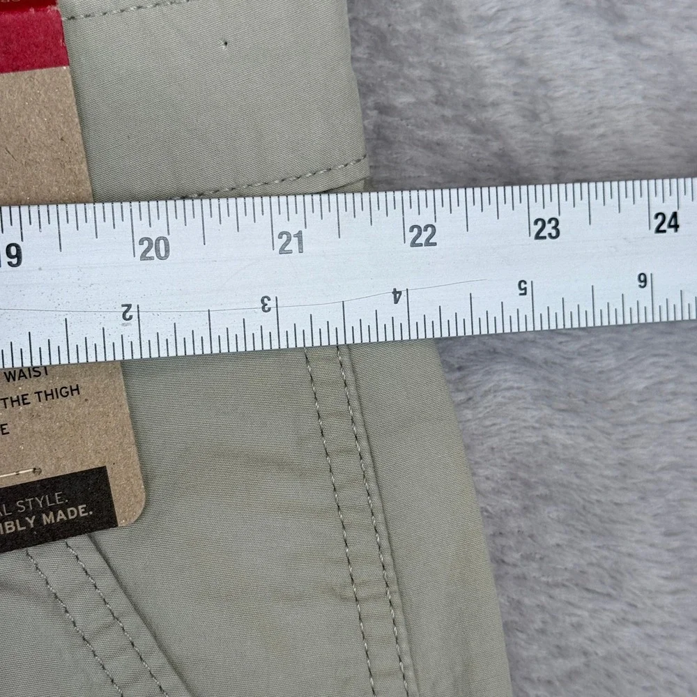 Levis Carrier‎ Cargo Shorts Mens 42 Tan Khaki Loose Fit Cotton 232510237 NEW